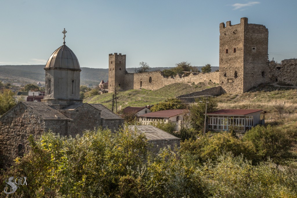 Генуэзскую крепость в Феодосии